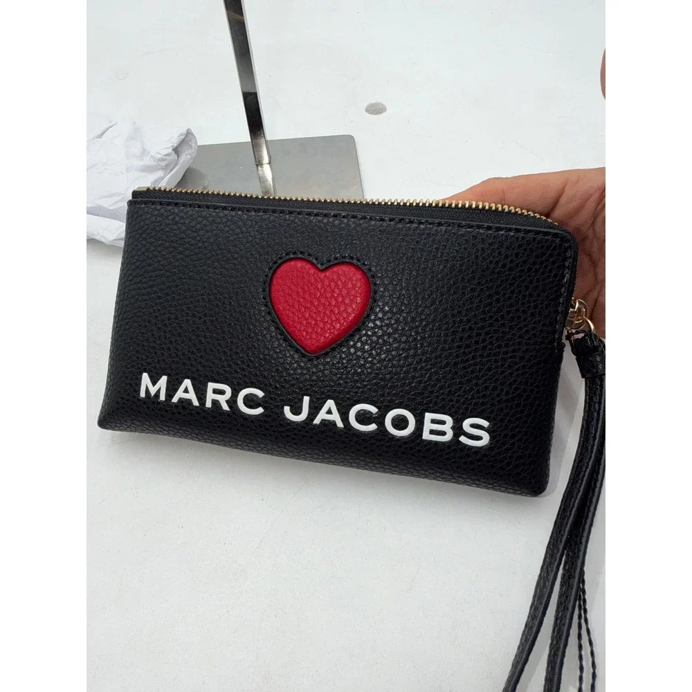Marc Jacobs Black Pebbled Leather Heart Logo Wristlet Pouch 4R5SCP095S01-002
